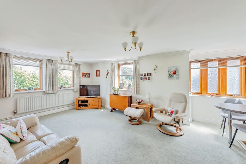 Property photo 3 of 10