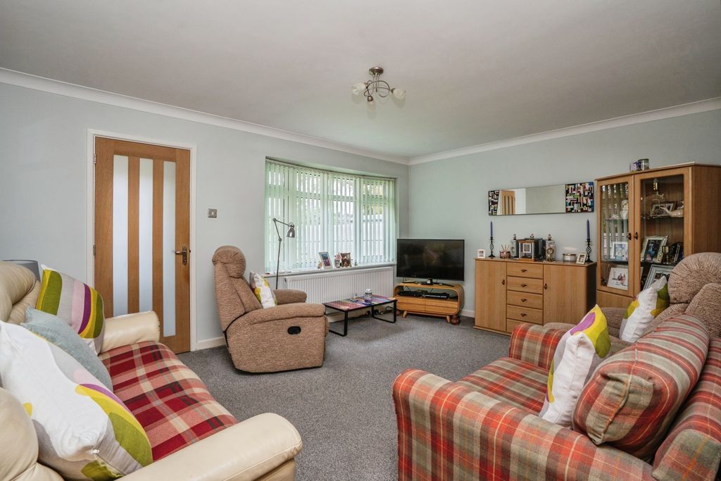 Property photo 2 of 17 Photo