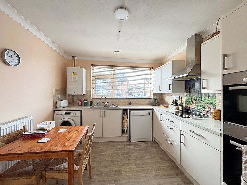 Property photo 2 of 12 8