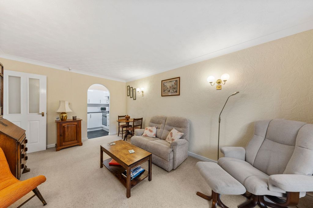 Property photo 3 of 12