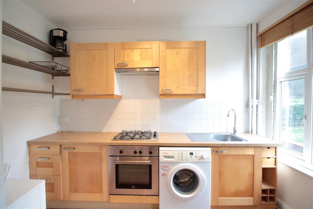 Property photo 3 of 16 Eden Harper Effra Court Sw2