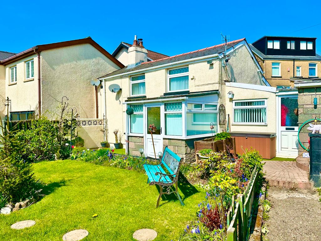 Property photo 1 of 33