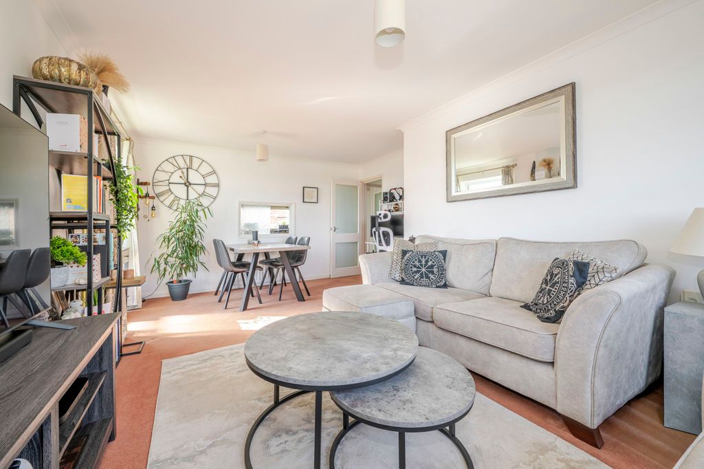 Property photo 3 of 12 Photo 8