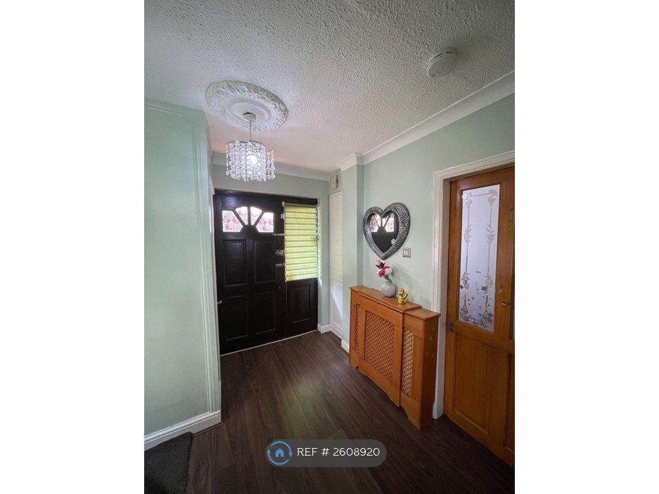 Property photo 3 of 35