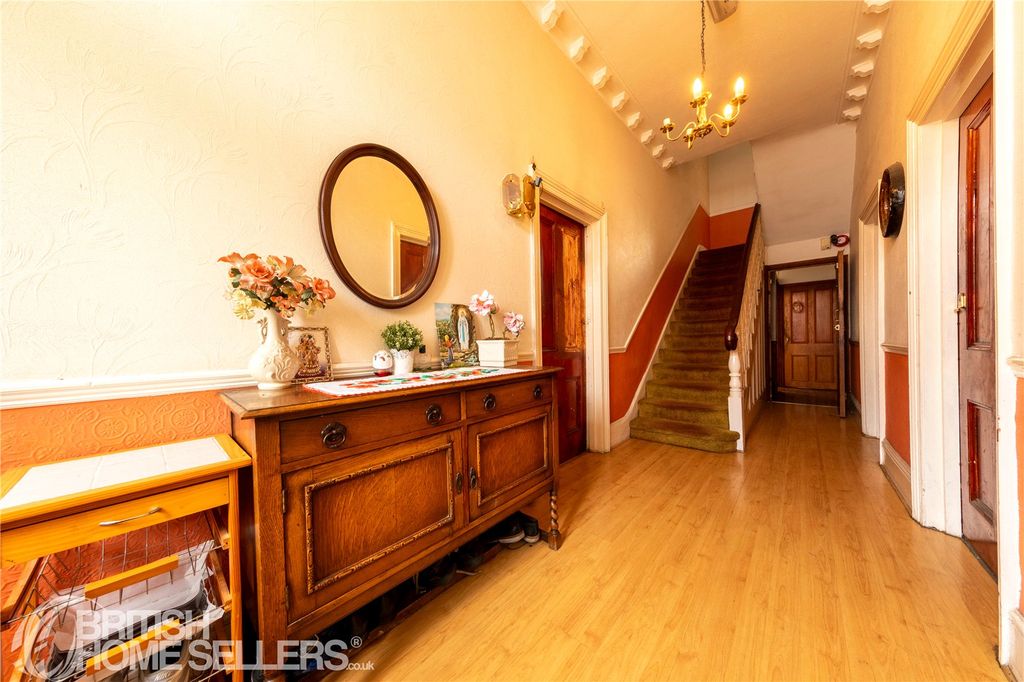 Property photo 3 of 25 Picture No. 23