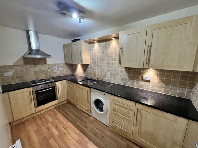 Property photo 3 of 9 Kitchen