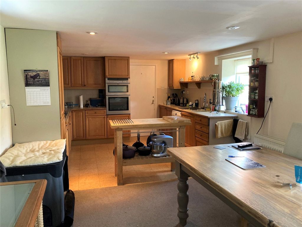 Property photo 2 of 13 Picture No. 28