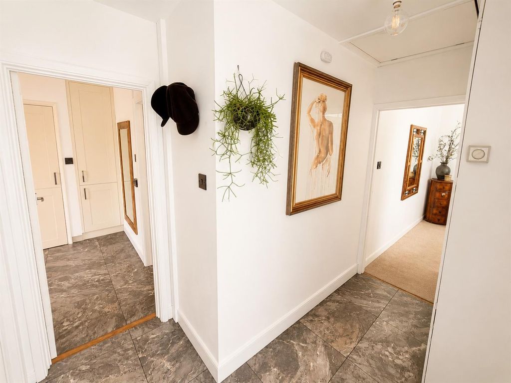 Property photo 3 of 12 19 Wet 4.Jpg