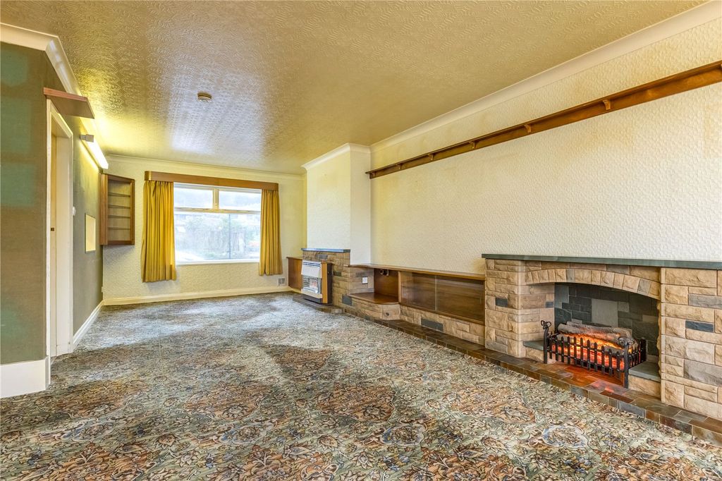 Property photo 2 of 19 Lounge