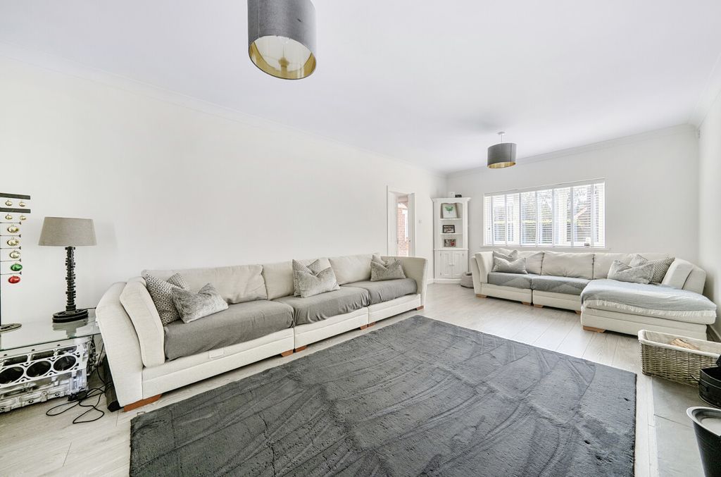 Property photo 3 of 22 1495024-18-6A6096...