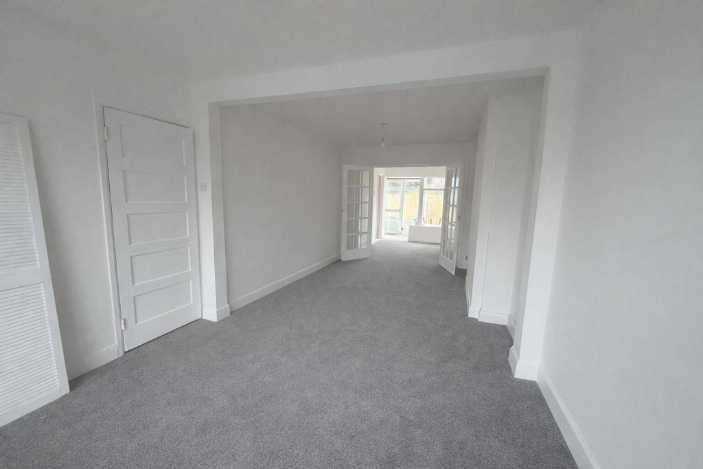 Property photo 2 of 3 Living Room