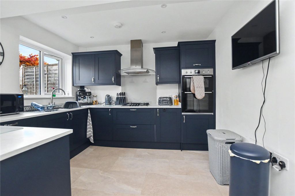 Property photo 3 of 18 Picture No. 06