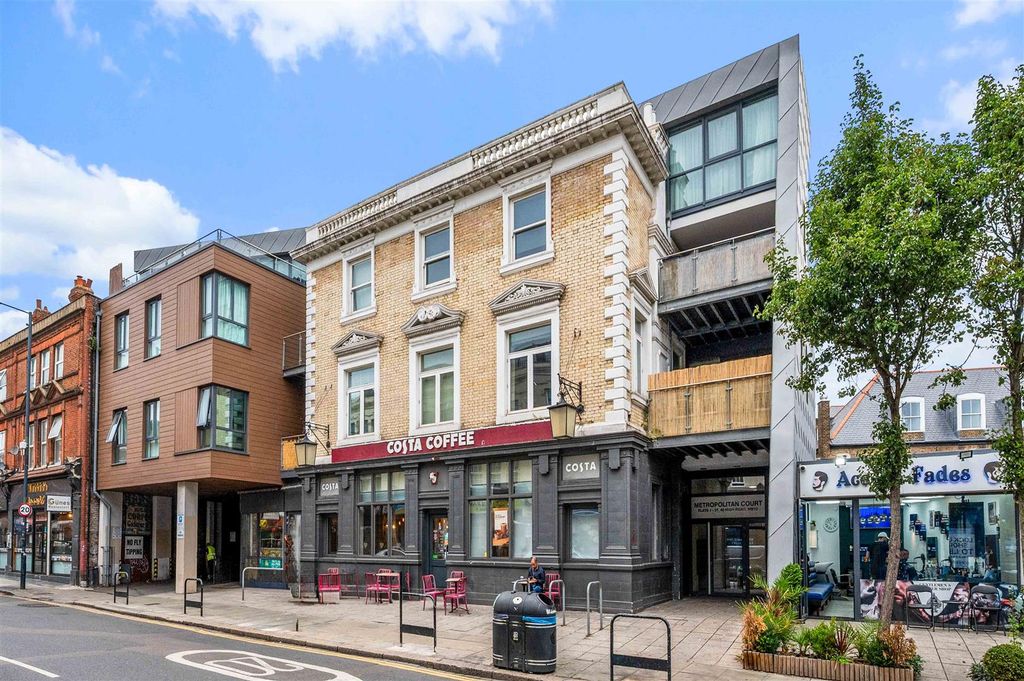 Property photo 2 of 13 Daniels_3, Metropolitan Court 40 High Road, Willes