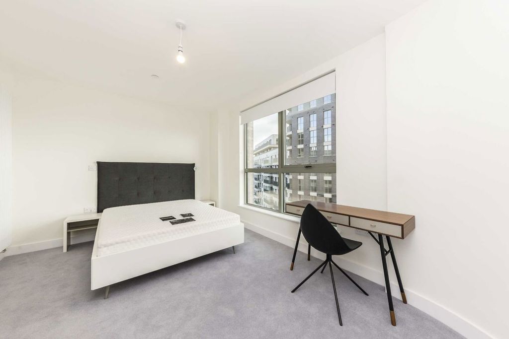 Property photo 3 of 4