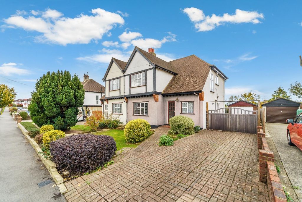 Property photo 1 of 13 Thorndon Gardens, 93 (Extras)-24.Jpg