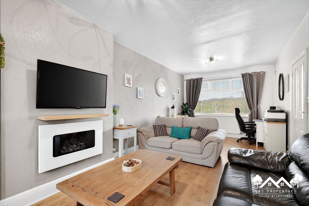 Property photo 3 of 45