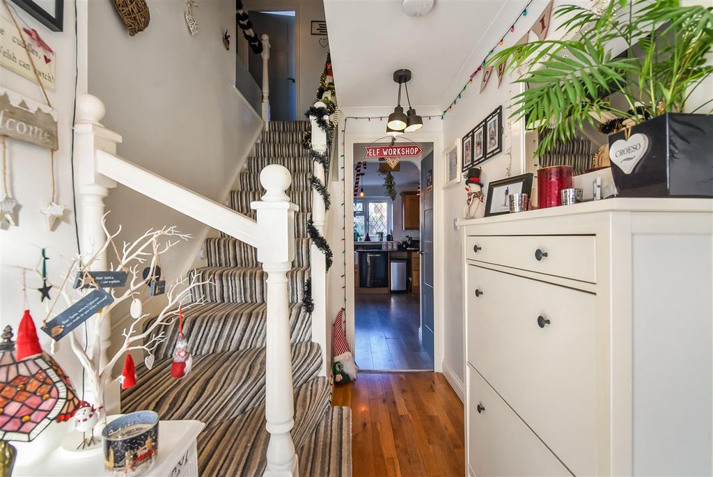 Property photo 2 of 24 Ph11_6326364.Jpg