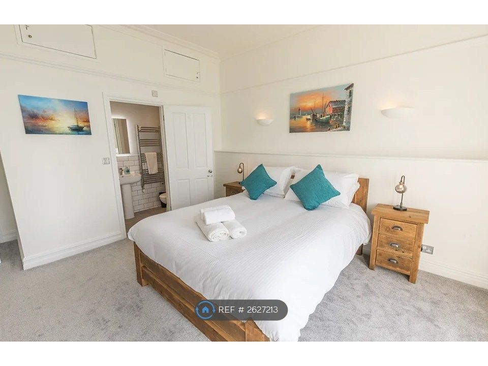 Property photo 3 of 11 Masterbedroom
