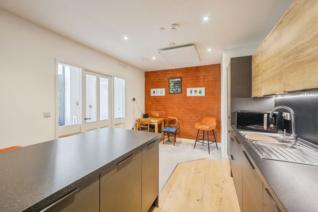 Property photo 3 of 17 Photo