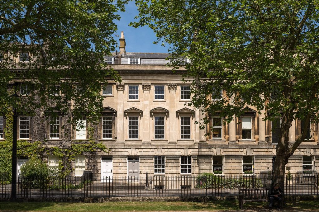 Property photo 1 of 21 Front External