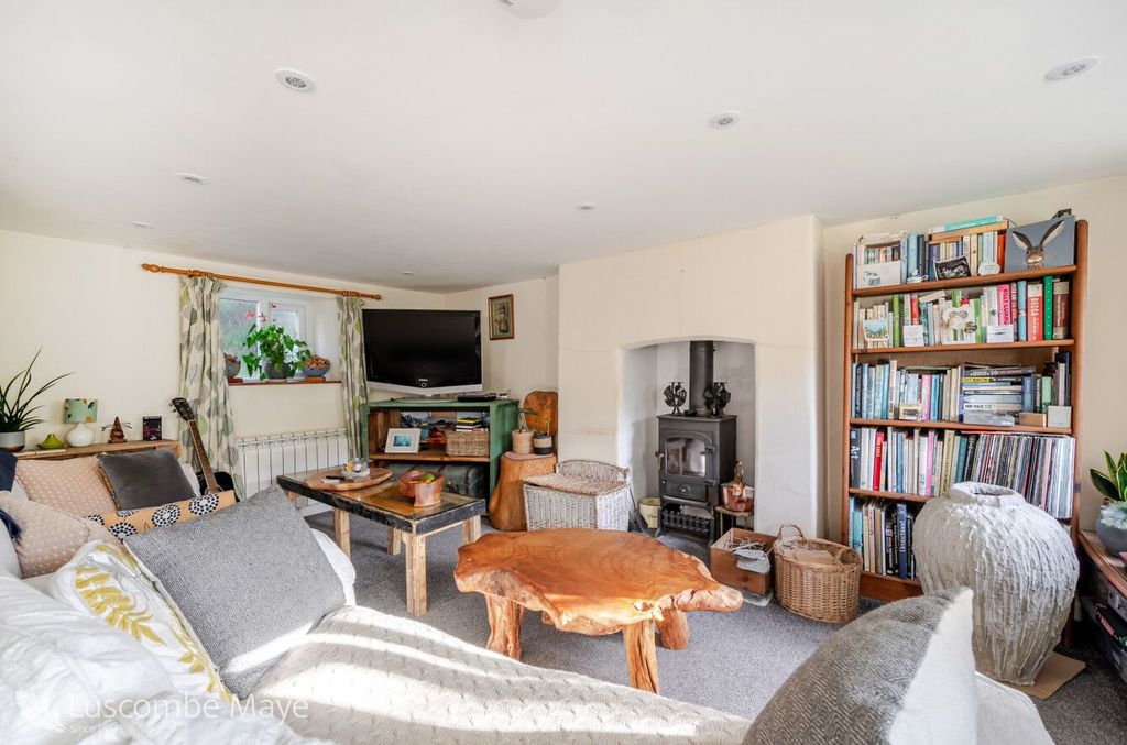 Property photo 2 of 16