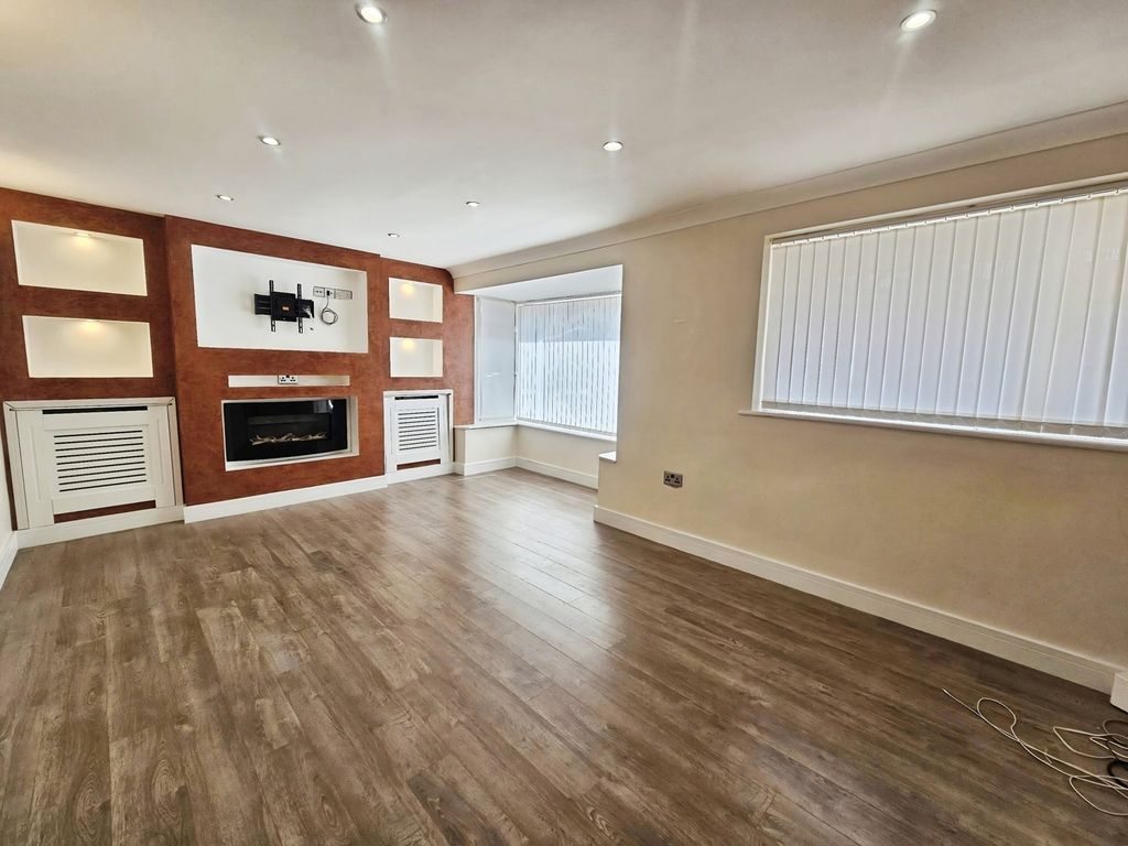 Property photo 2 of 23 Pbox-Img.Jpg