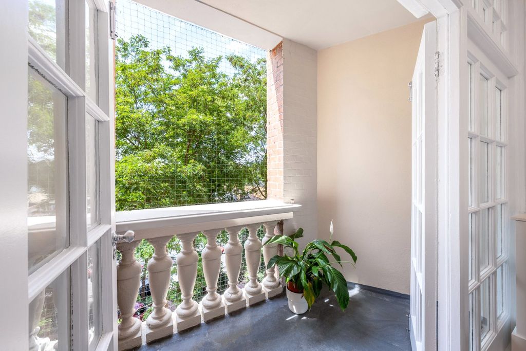 Property photo 2 of 11 Picture No. 14