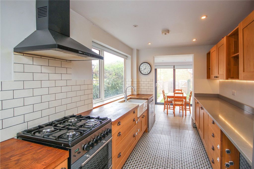 Property photo 3 of 20 Kitchen