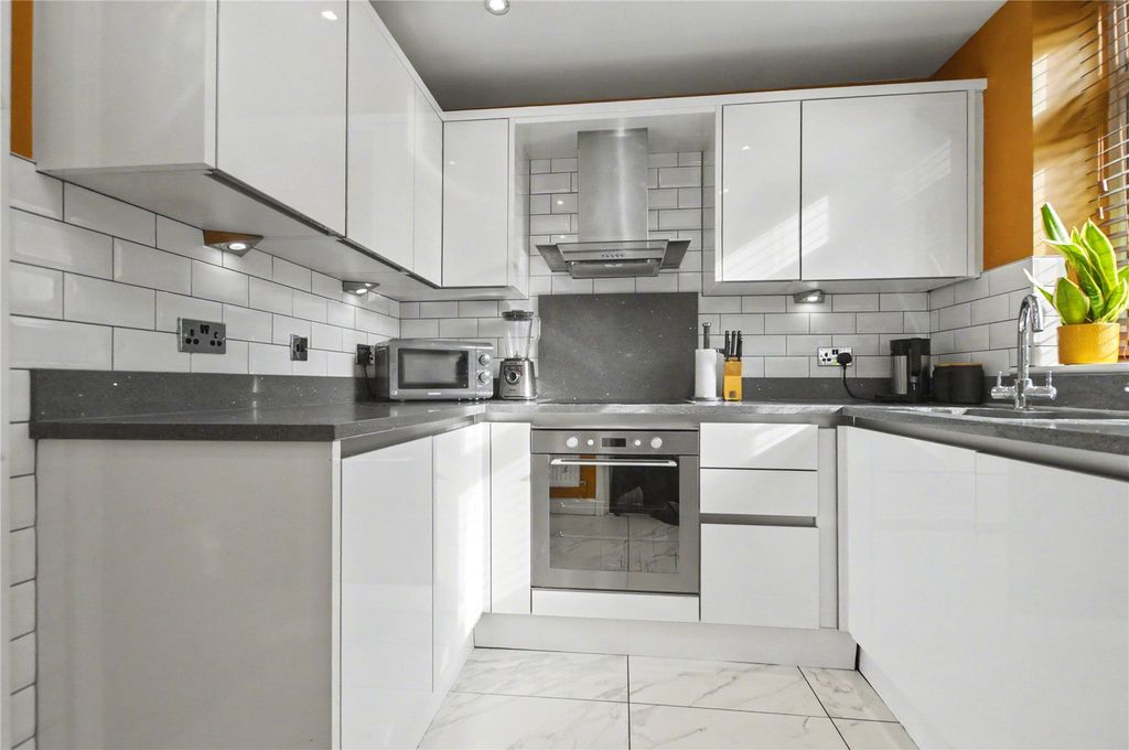 Property photo 3 of 21 Picture No. 12