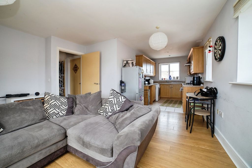 Property photo 3 of 11 Pbox-Img.Jpg