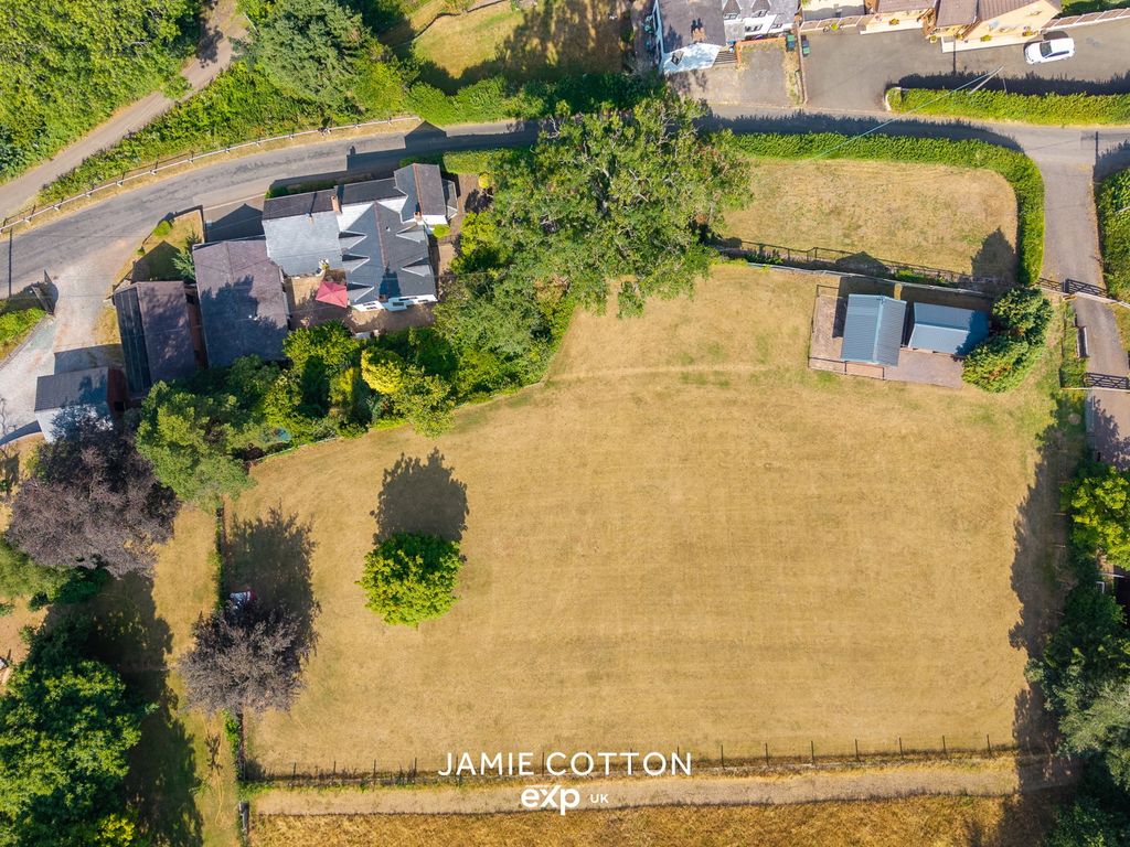 Property photo 2 of 37