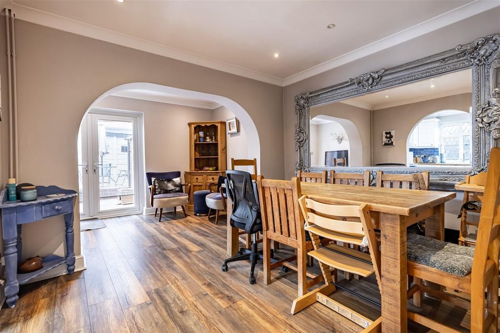 Property photo 3 of 33 15 Upper Swaines (29).Jpg