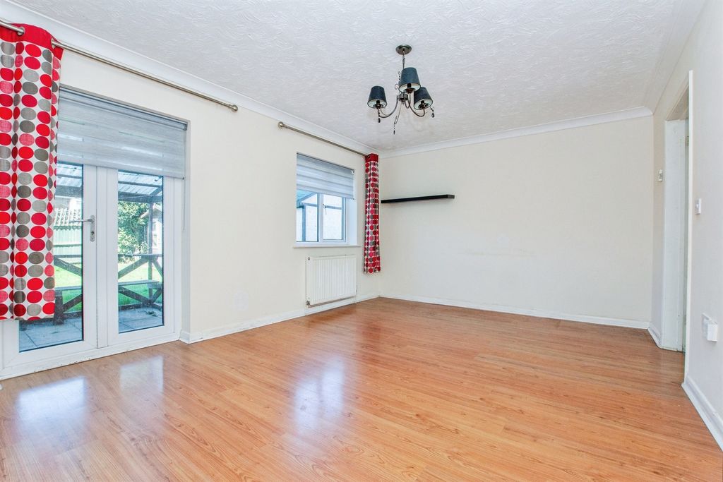 Property photo 3 of 20