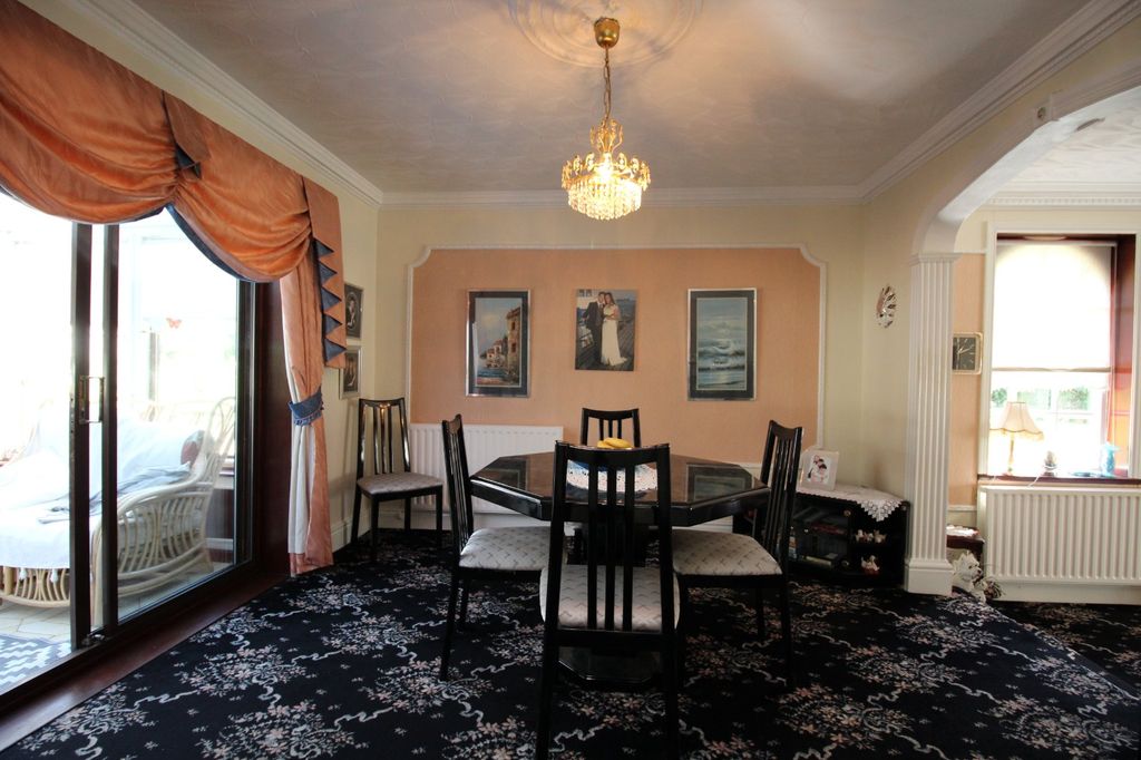 Property photo 3 of 26 Dining Room