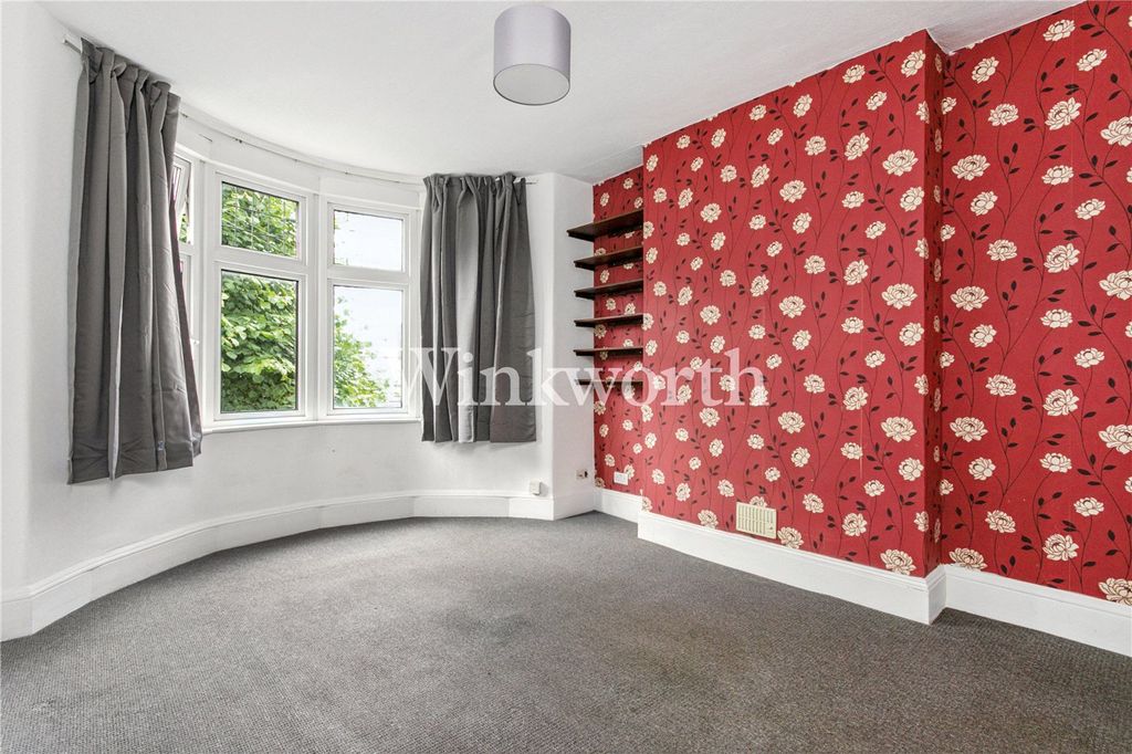 Property photo 3 of 8 Picture No. 02