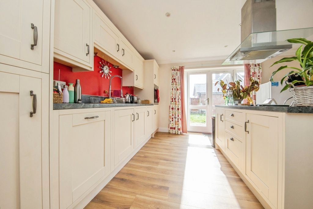 Property photo 3 of 26 Pbox-Img.Jpg