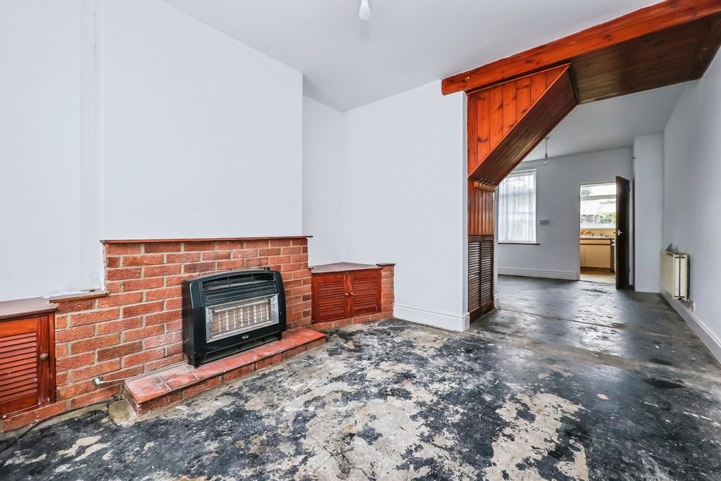 Property photo 2 of 8 Lounge