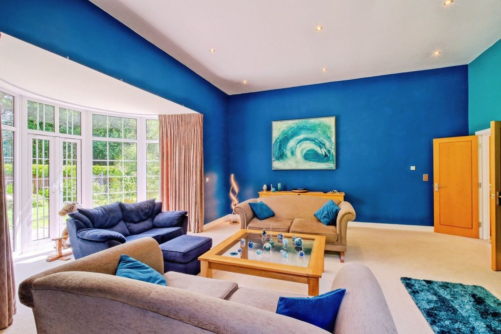 Property photo 3 of 34