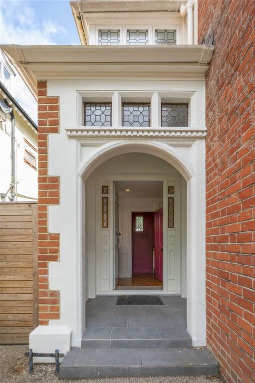 Property photo 3 of 32 88 Edge Hill -4.Jpg