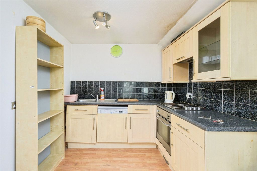 Property photo 3 of 10 Picture No. 16