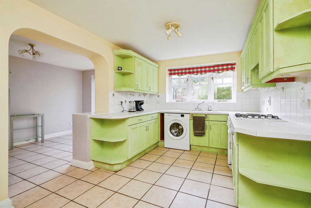 Property photo 3 of 18