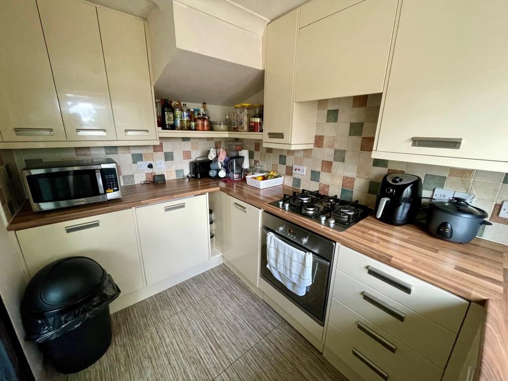 Property photo 3 of 13 Kitchen
