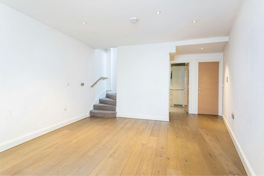 Property photo 3 of 11 Reception Room