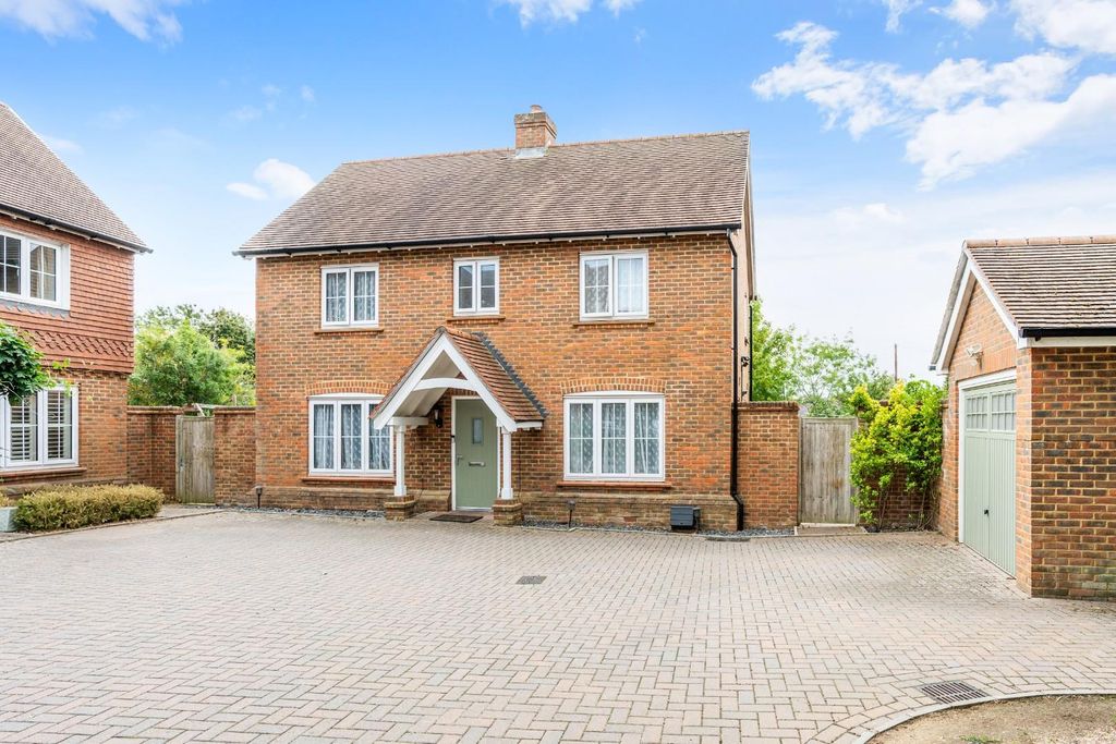 Property photo 1 of 13 Preston Manor Road