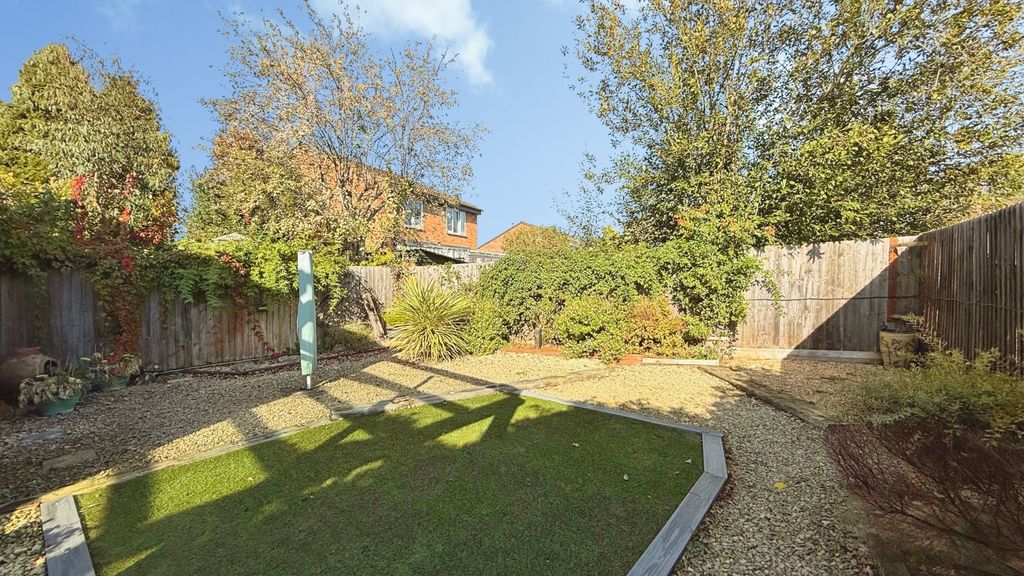 Property photo 2 of 20
