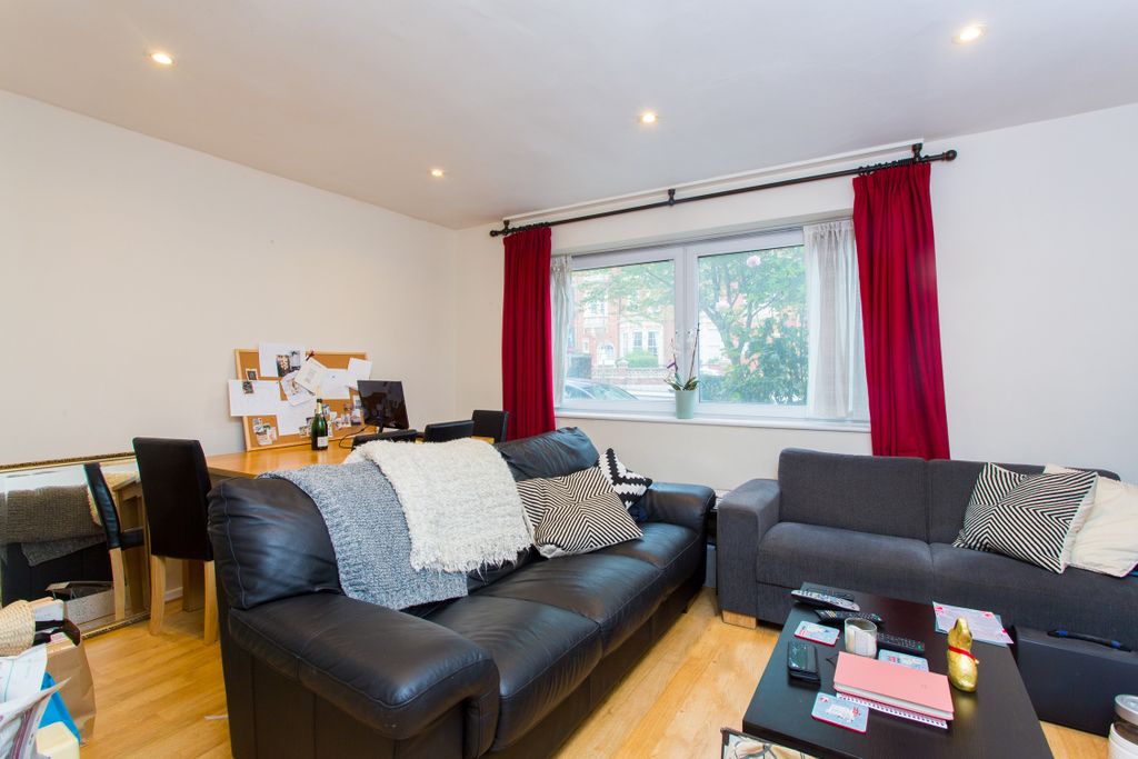Property photo 2 of 6 Malins Court