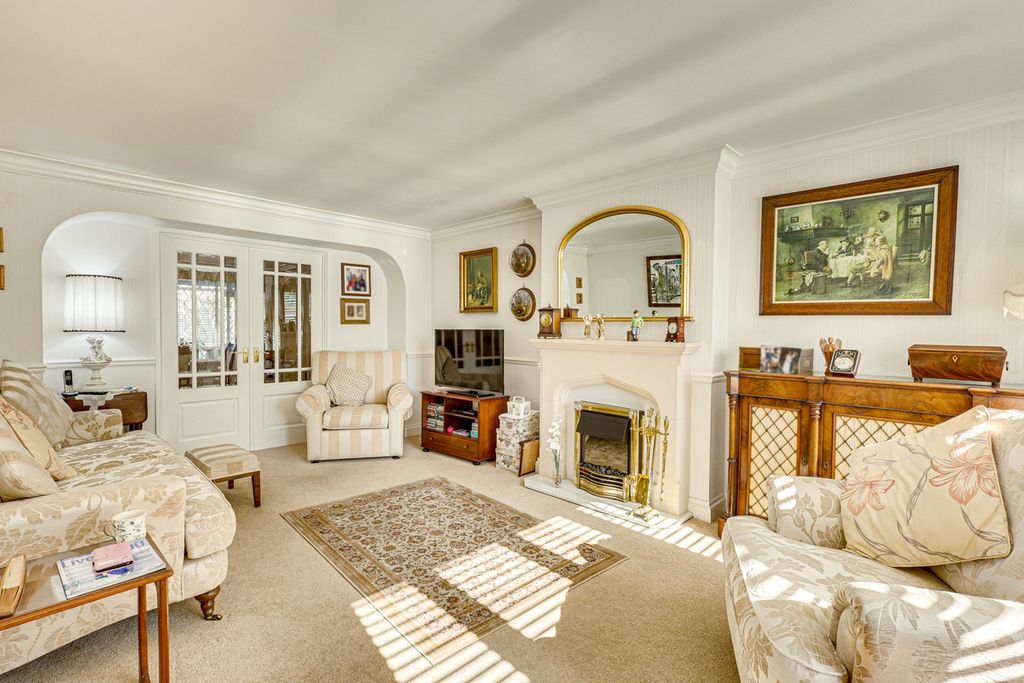 Property photo 2 of 39