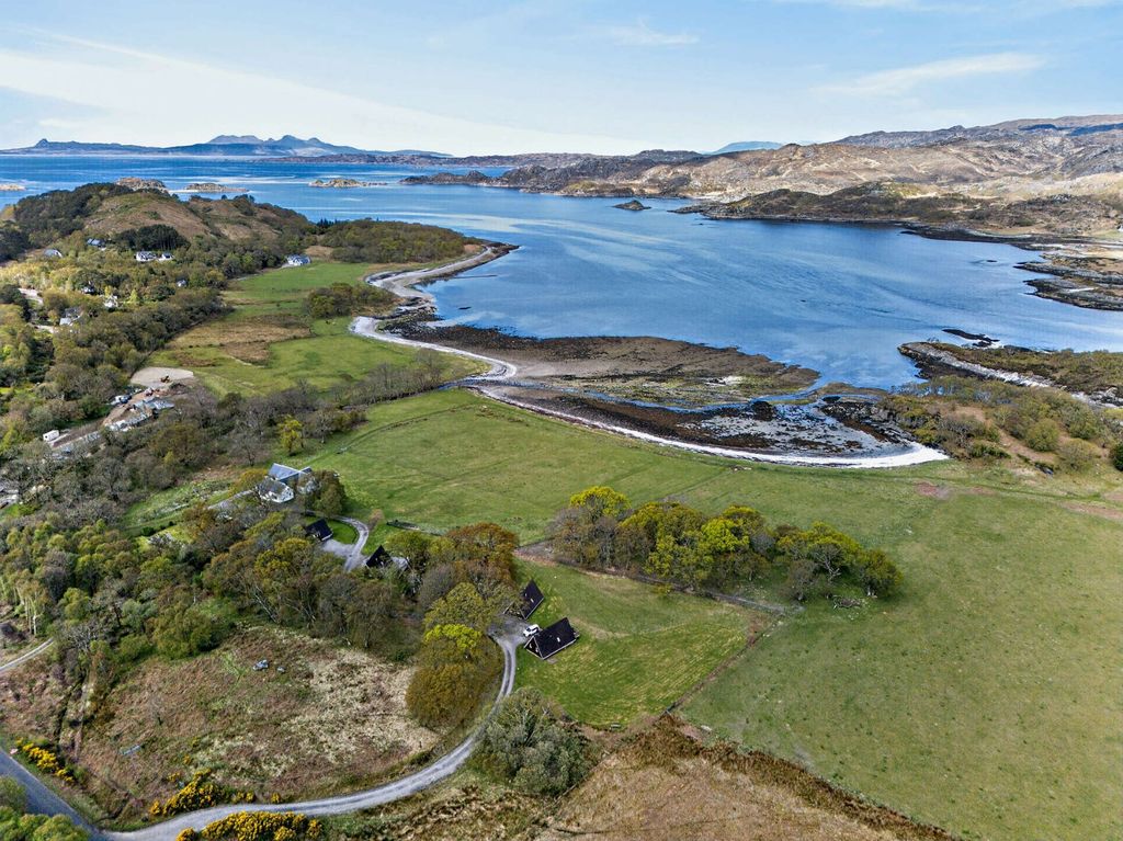 Property photo 1 of 10 Tigh An Eilean