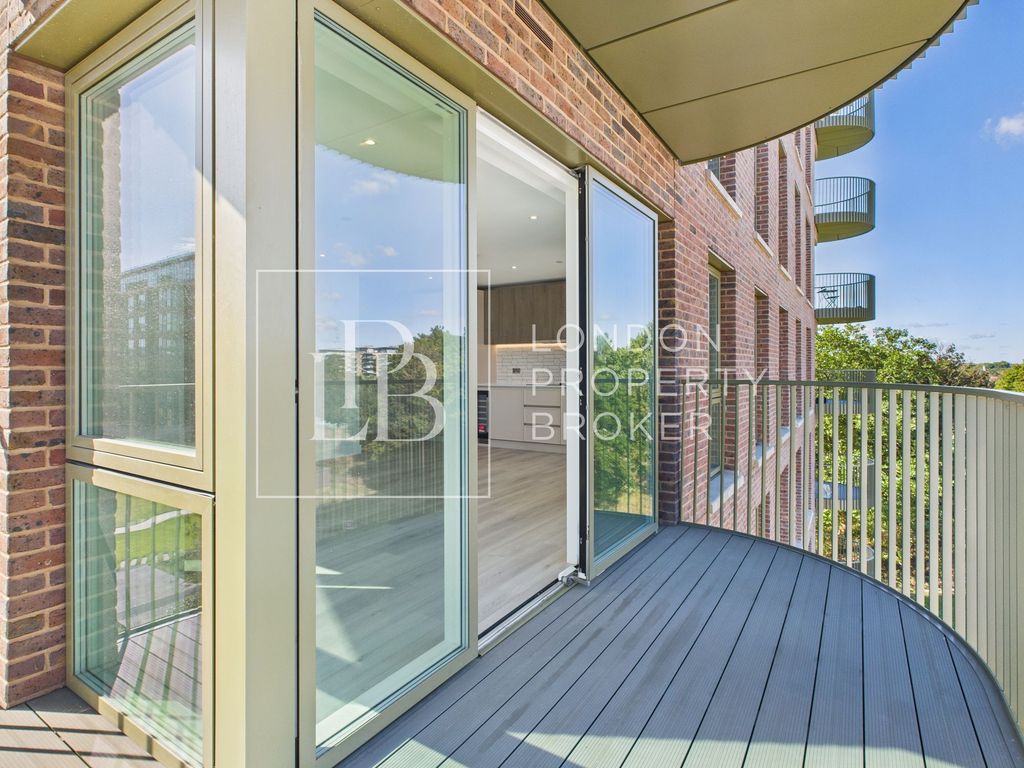 Property photo 3 of 24