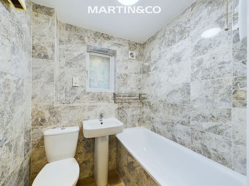 Property photo 3 of 6 Cam03627G0-Pr0059-Still002